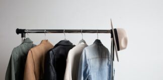 Kurtki bomberki dla kobiet - jakie modele są teraz na topie i jak je nosić?