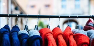 4. Kurtki bomberki dla mężczyzn - jakie kroje są najpopularniejsze i jakie są z nimi trendy?