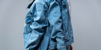 8. Jak pielęgnować kurtki jeansowe? Porady dotyczące prania i przechowywania.