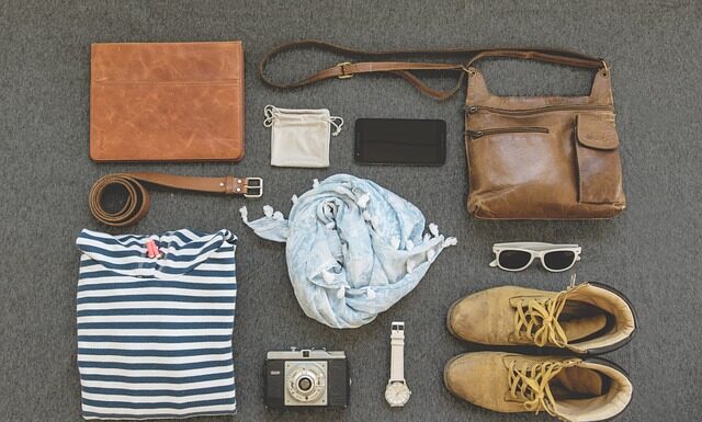 Jak się nazywa mała torebka przez ramię? Jak się nazywa mała torebka przez ramię?