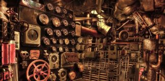 Czy marynarka powinna być zapięta?