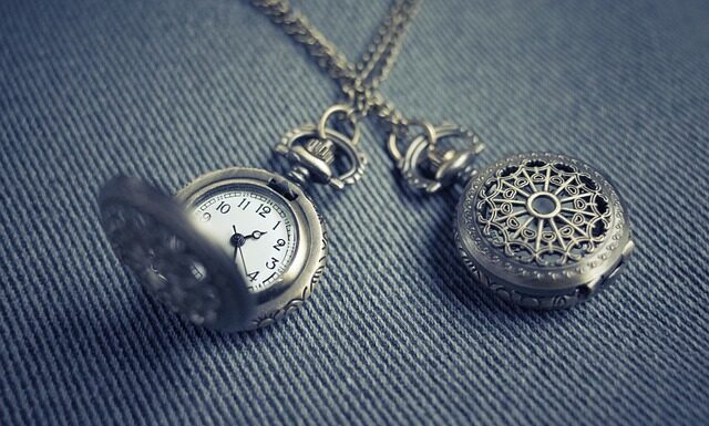 Jak dobrać naszyjnik do sukienki? Jak dobrać naszyjnik do sukienki?