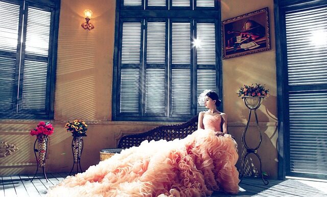 Jak wysłać suknię ślubną?