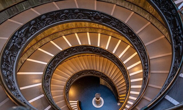 Dlaczego papież nosi czerwone buty? Dlaczego papież nosi czerwone buty?