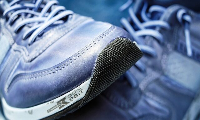 Jaka torebka do butów kowbojek?