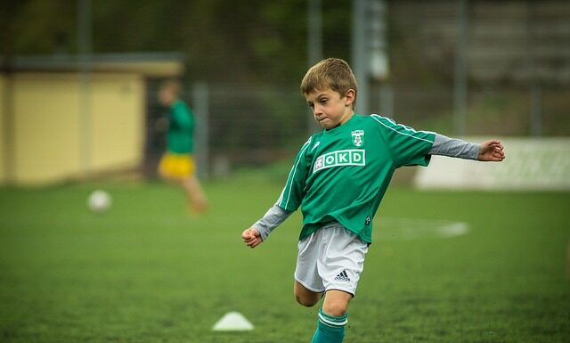 Dlaczego piłkarz po golu nie może ściągać koszulki? Dlaczego piłkarz po golu nie może ściągać koszulki?