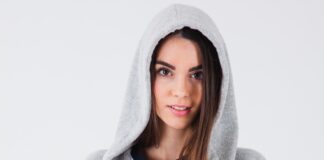Jak nosić bluzy z kapturem zgodnie z trendami